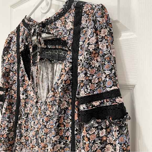 American Eagle Outfitters Floral Cropped Shirt - Picture 8 of 16